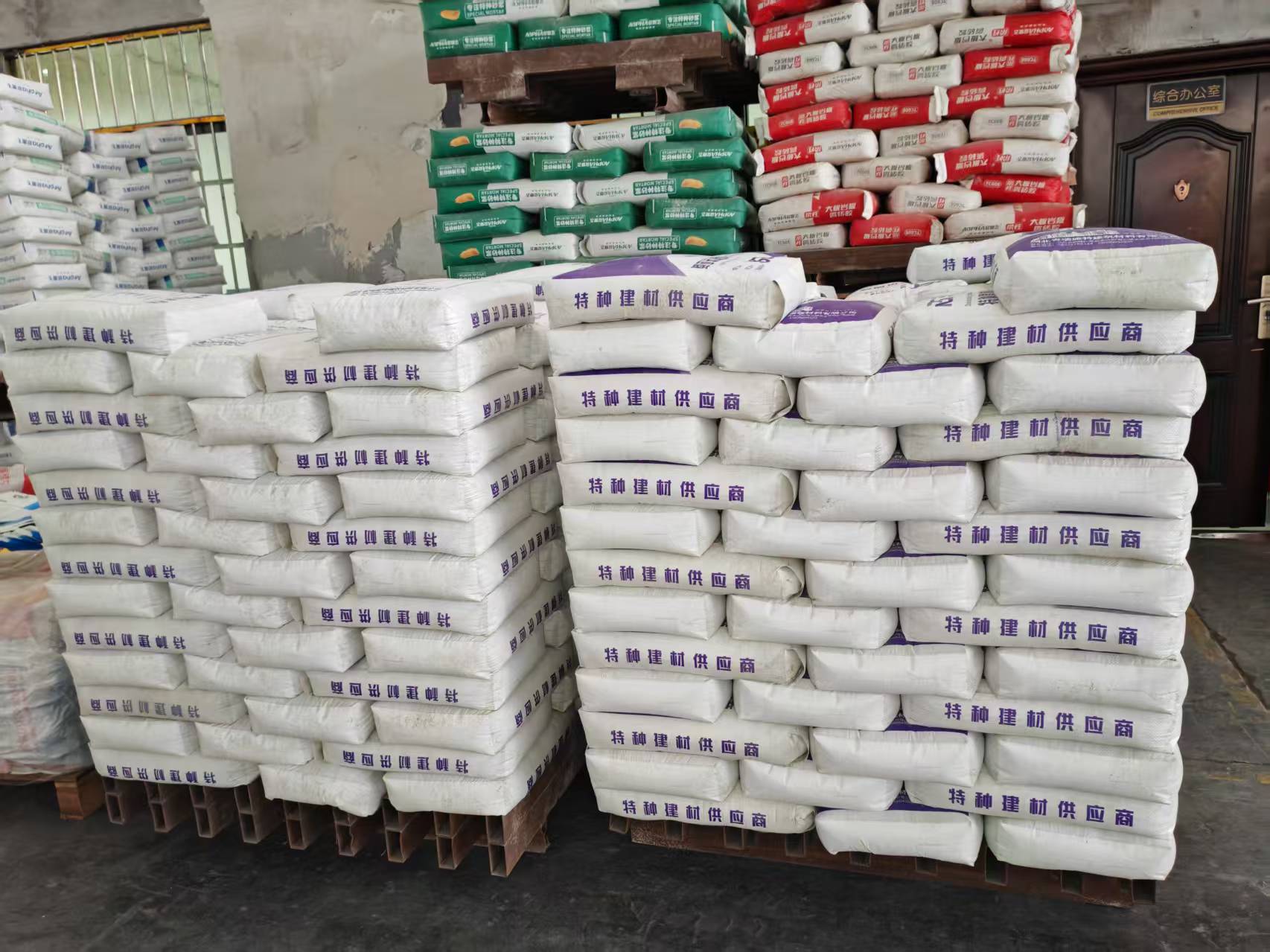 龙河镇拱顶带模注浆料