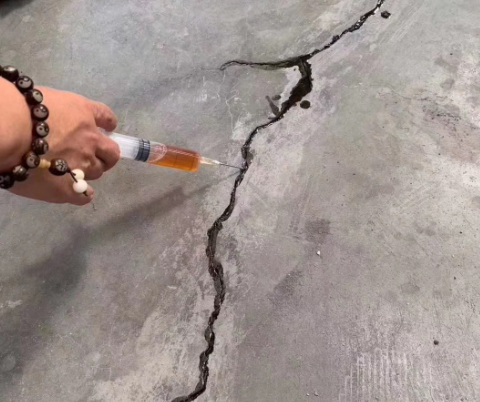 龙河镇混凝土裂缝修补技术详解​